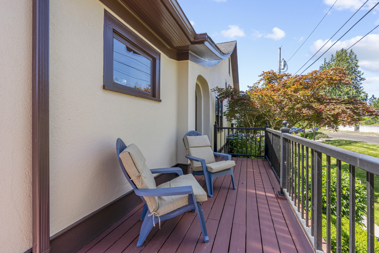 Street side deck overlooks the historic neighborhood