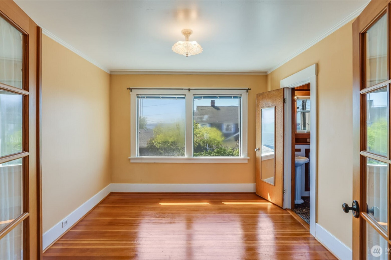 Upstairs: French doors to primary bedroom. Upstairs: French doors to primary bedroom.