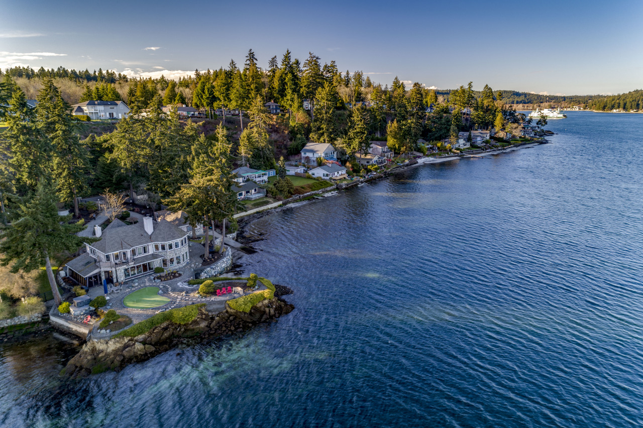 You have likely never seen a waterfront property quite like this! Now there is a direct ferry service to Downtown Seattle from S