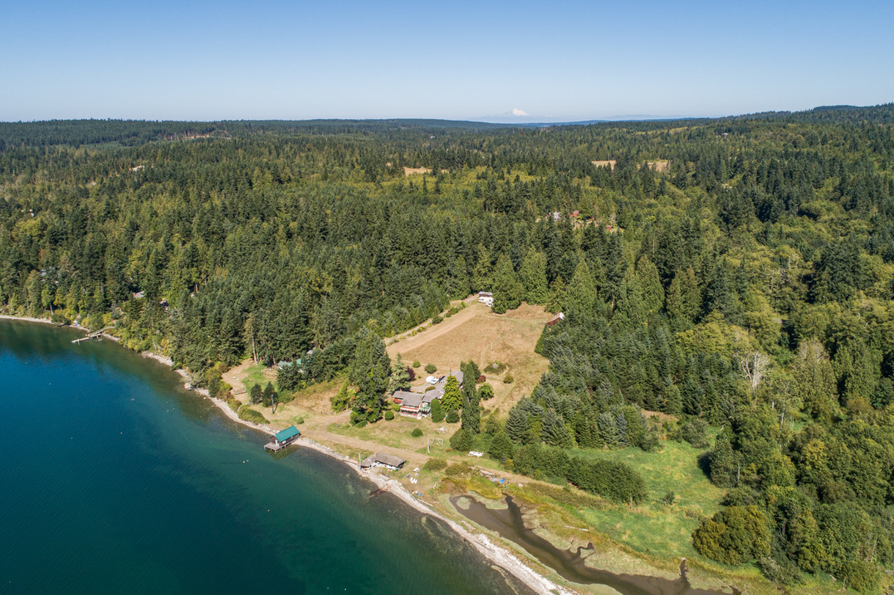 Over 20 Acres and Includes Tidelands!