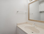 First floor 1/2 bathroom