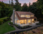 Gorgeous house and very private setting, see no neighbors, you only see spectacular Sound, city and mountain views.