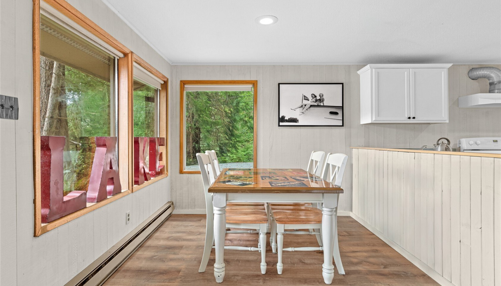 Lake views from every window! Lake views from every window!