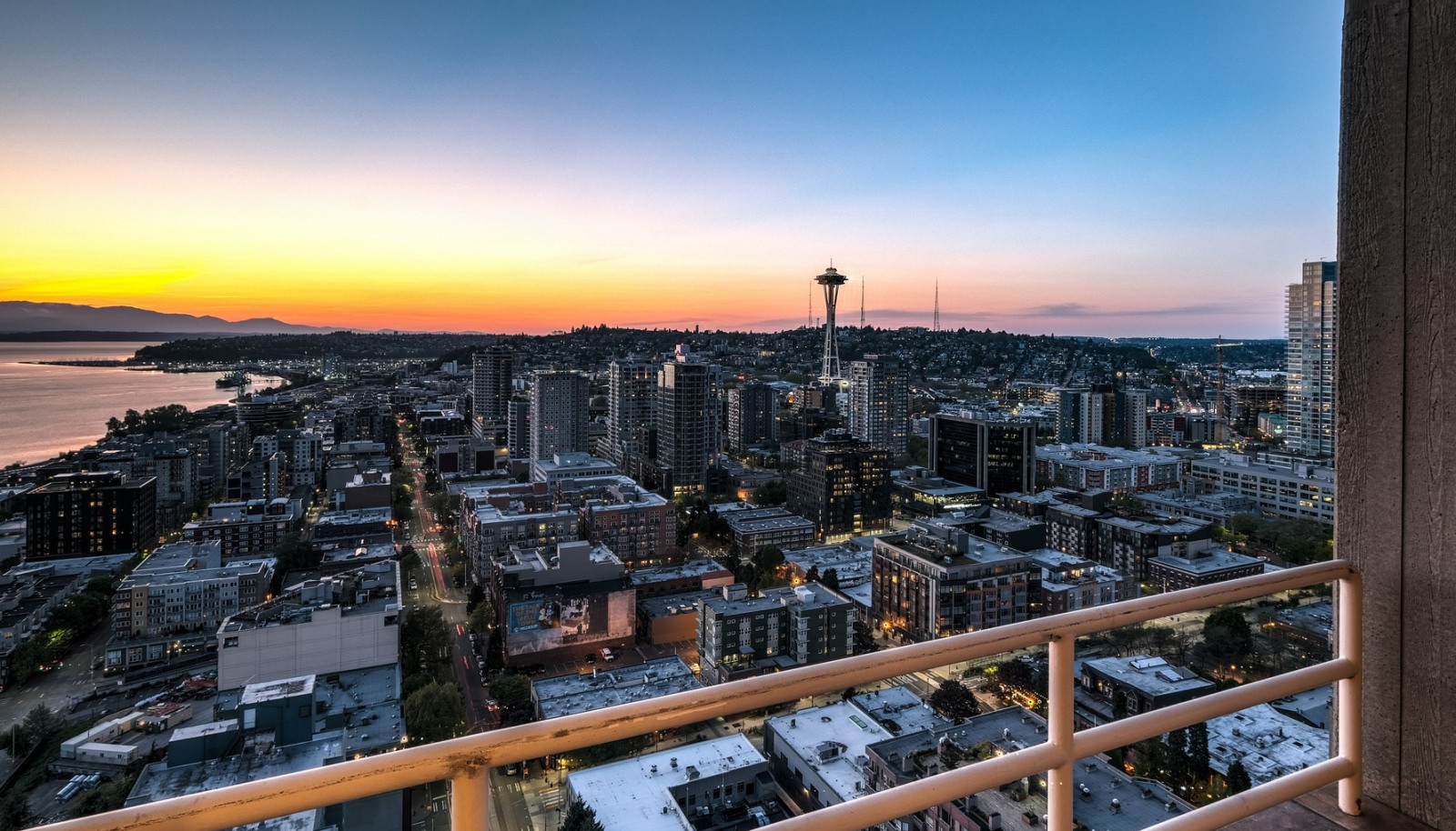 From this balcony, 240 degree views wrap around from the West northward to the East.