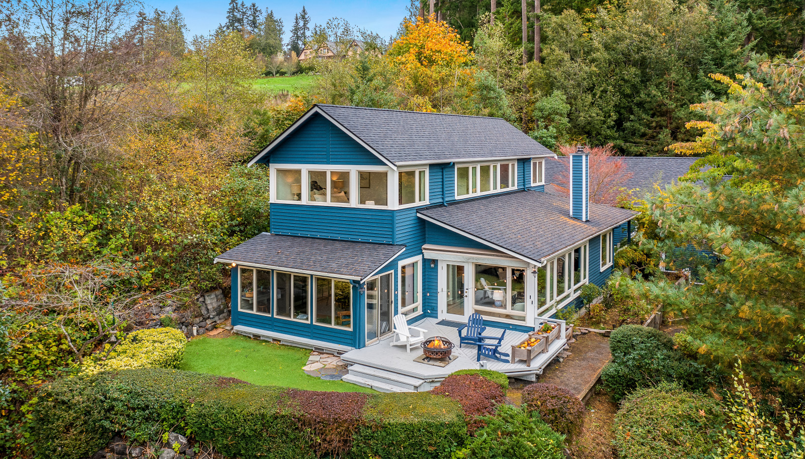 Custom home overlooking Pleasant Beach.