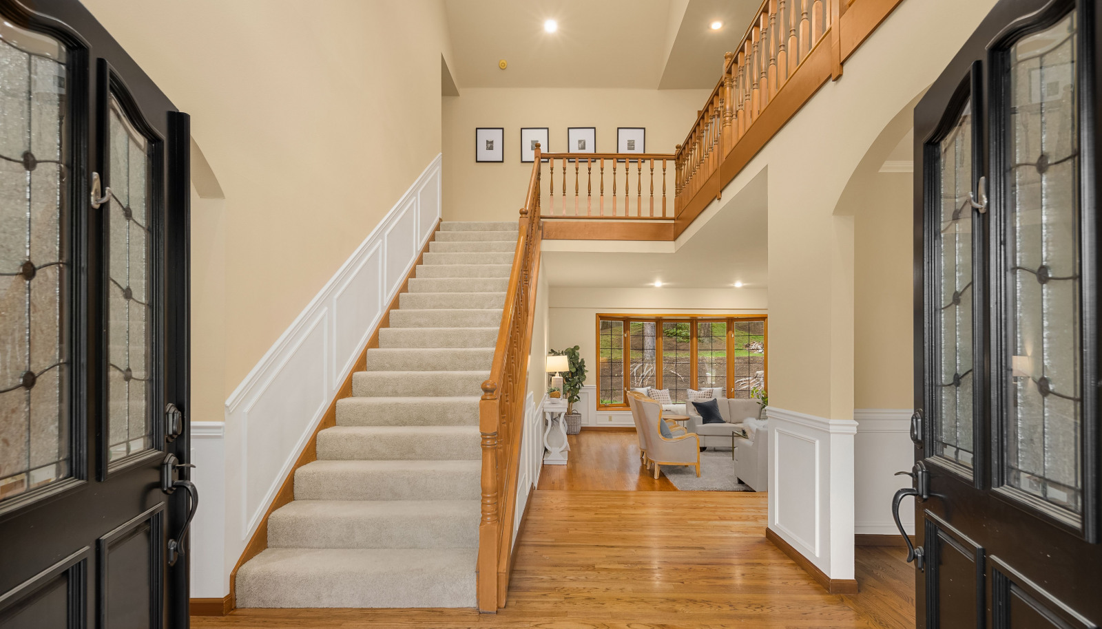 Light and bright entry greets you as you enter.
