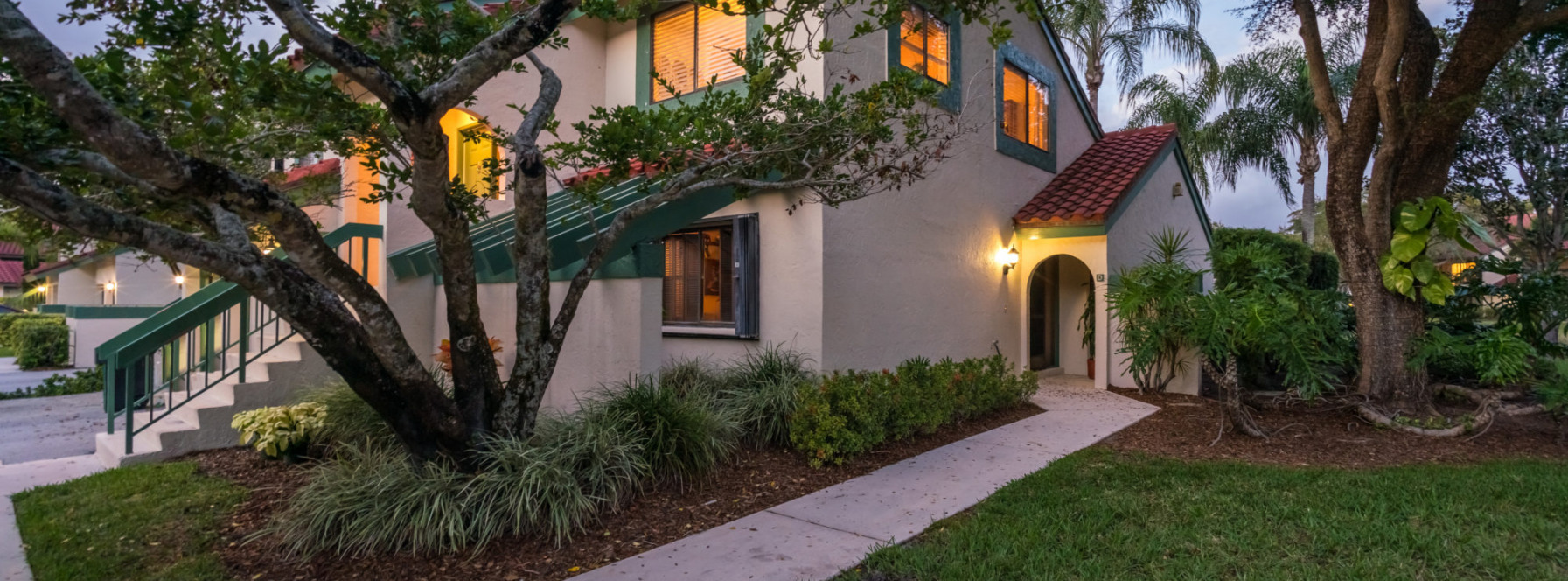 New Listing | 4 E Lexington Lane h | Lovely in Lexington Green