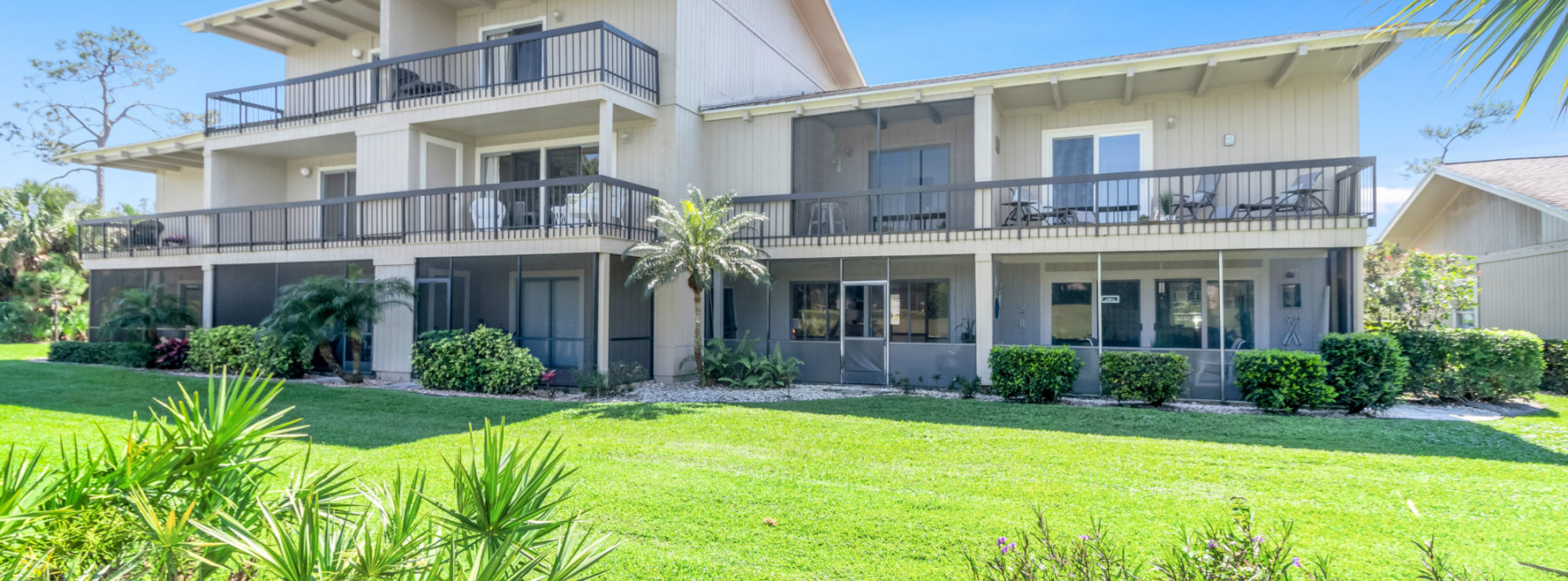 New Listing | 9239 SE Riverfront Terrace B | Ravishing Riverbend Townhome