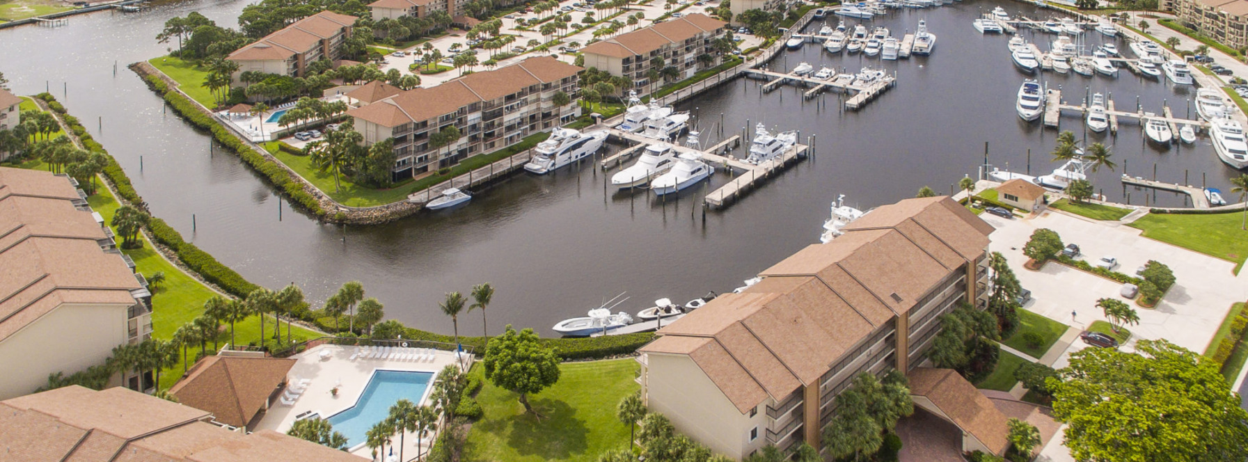 Feel the 𝙅𝙊𝙔 of Home ECHOnomics in the Marina at the Bluffs!