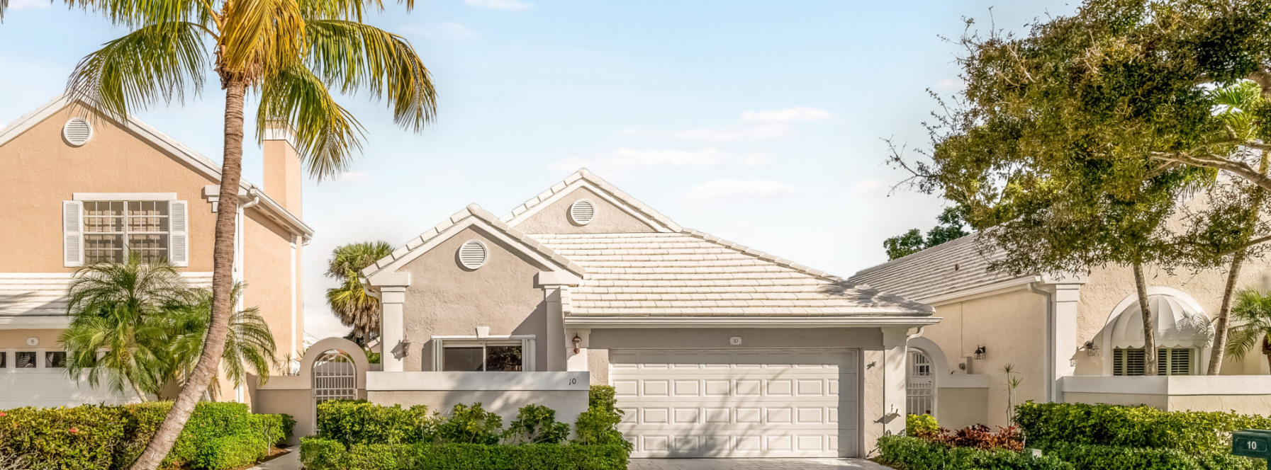 Just Listed | Beautiful in Barclay Club | 10 Windsor Lane