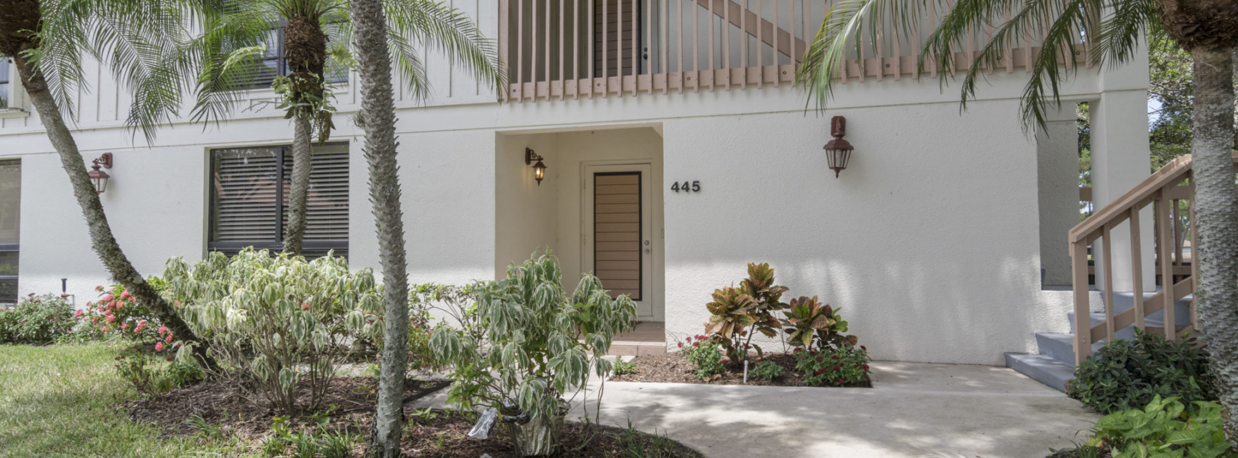Just Listed | Gorgeous in Golf Villas | 445 Brackenwood Lane N