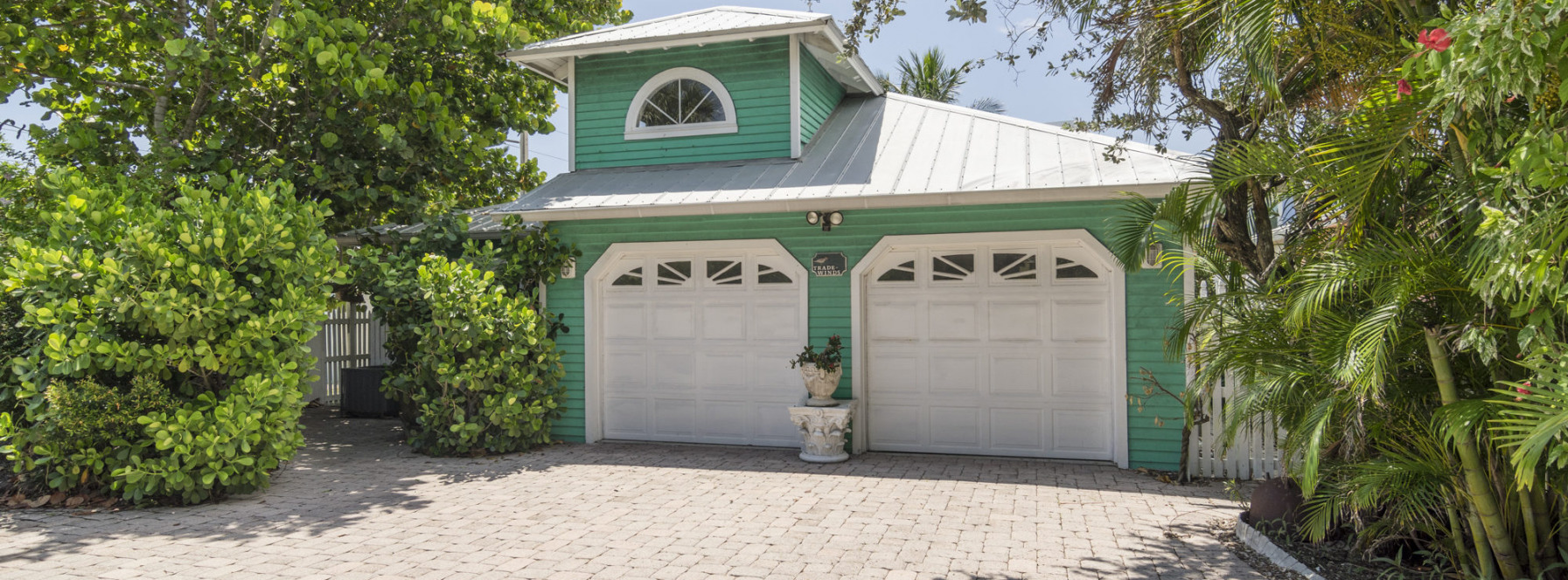 JUST LISTED IN JUNO BEACH!