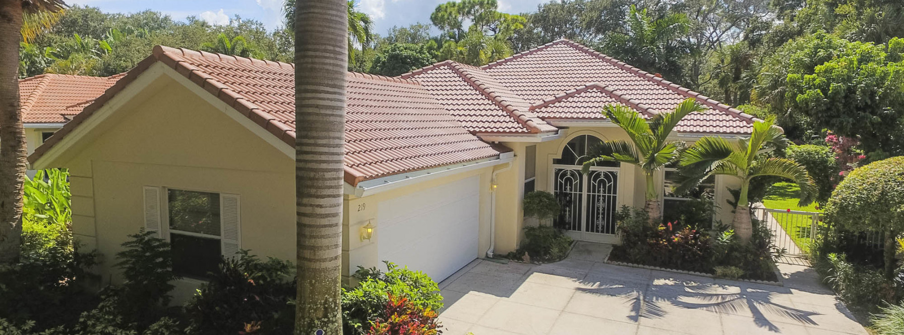 Just Listed | Opulent in Oaks East | 219 E Tall Oaks Circle