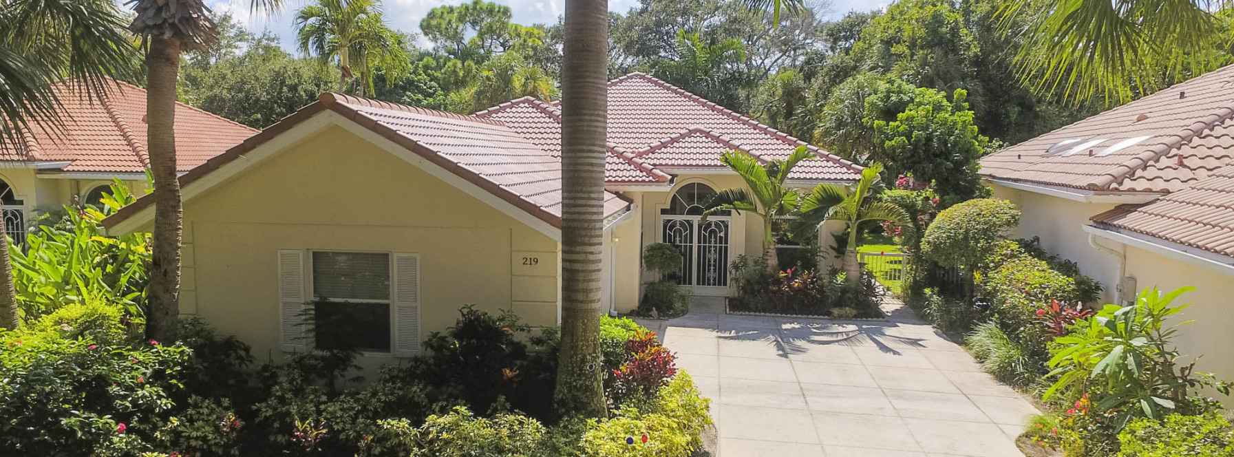 OUTSTANDING IN OAKS EAST!