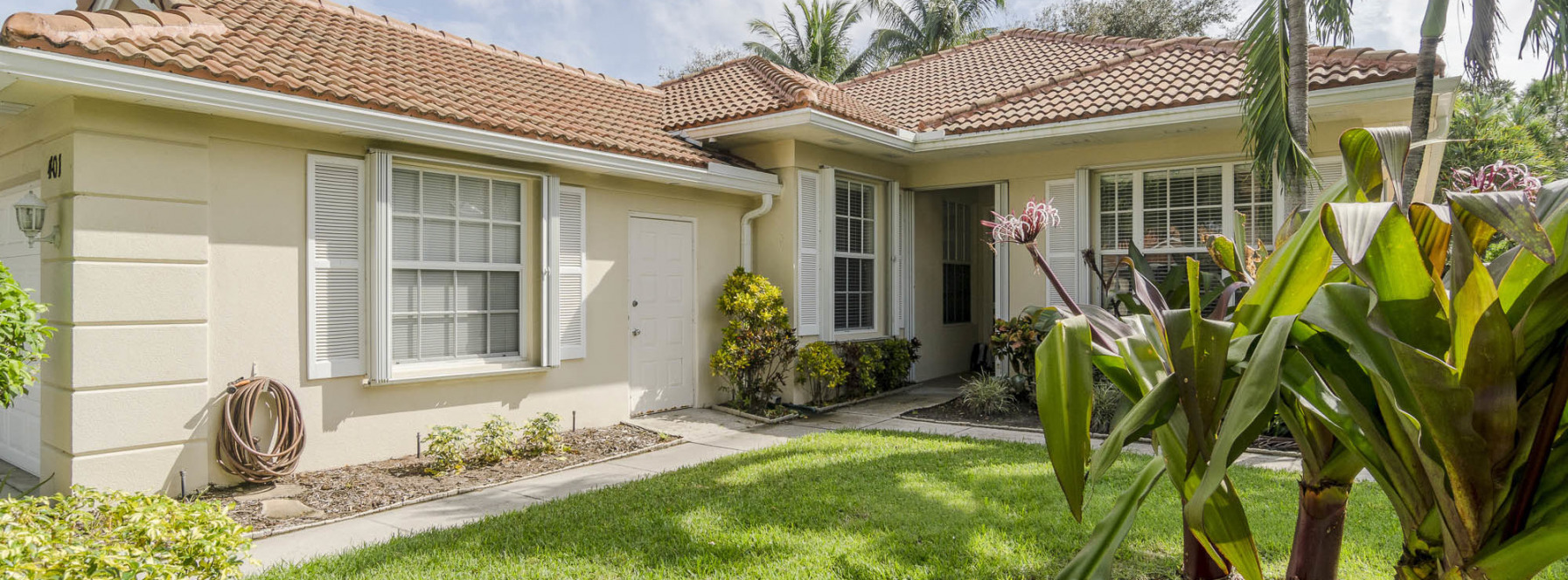 Just Listed | Pretty in Palm Beach Gardens | 401 Kelsey Park Drive