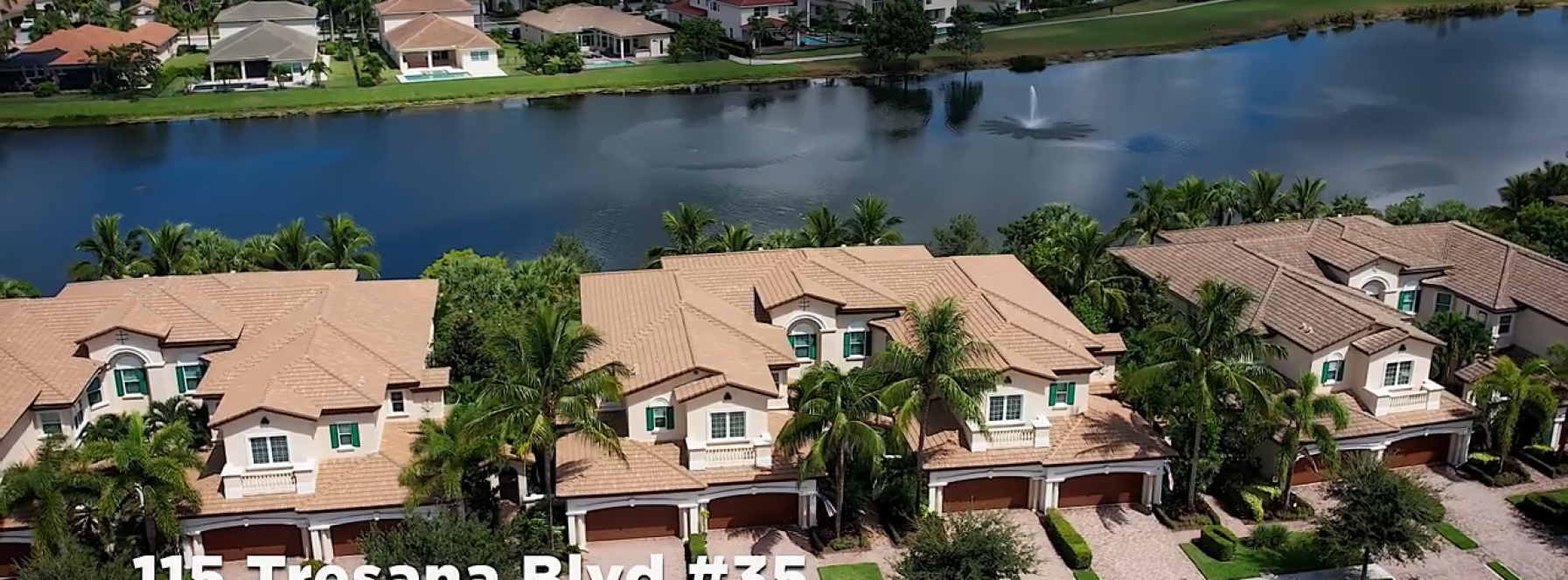 ✨ Breathtaking Sunsets & Wide Lake Views from Single-Story Carriage Home in the Jupiter Country Club!