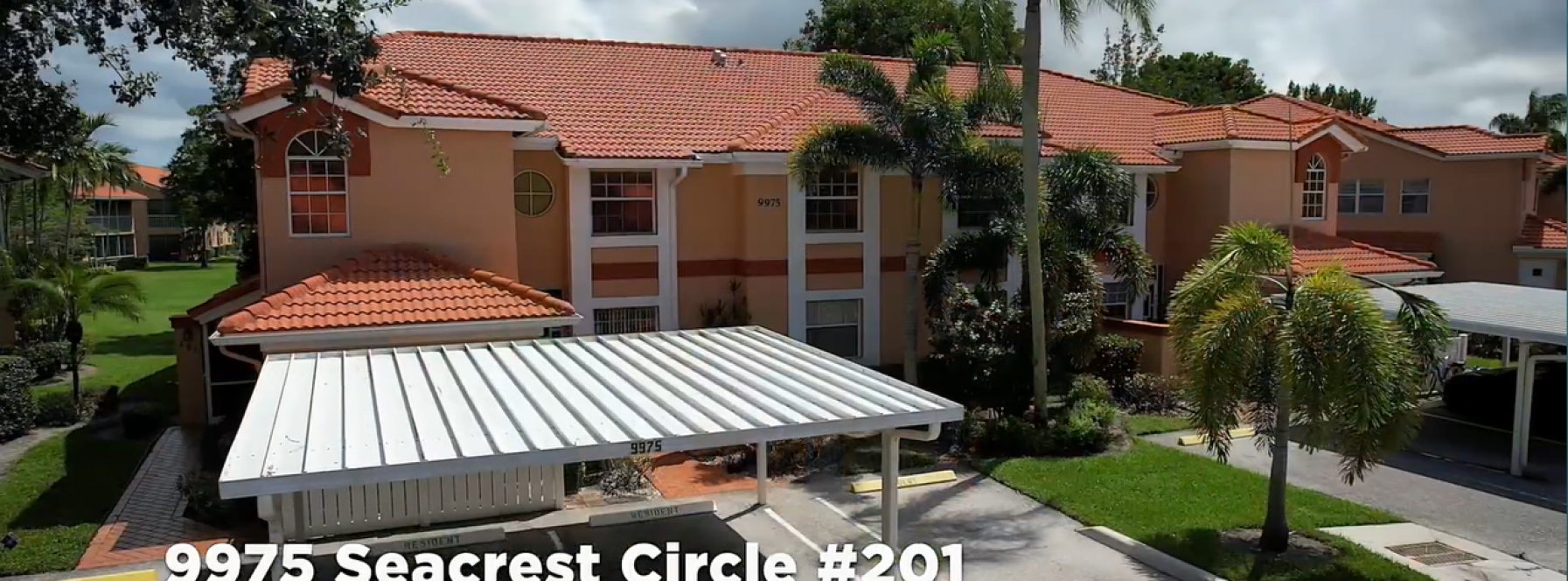 Enjoy Breathtaking Lake Views in this Boynton Beach Condo!
