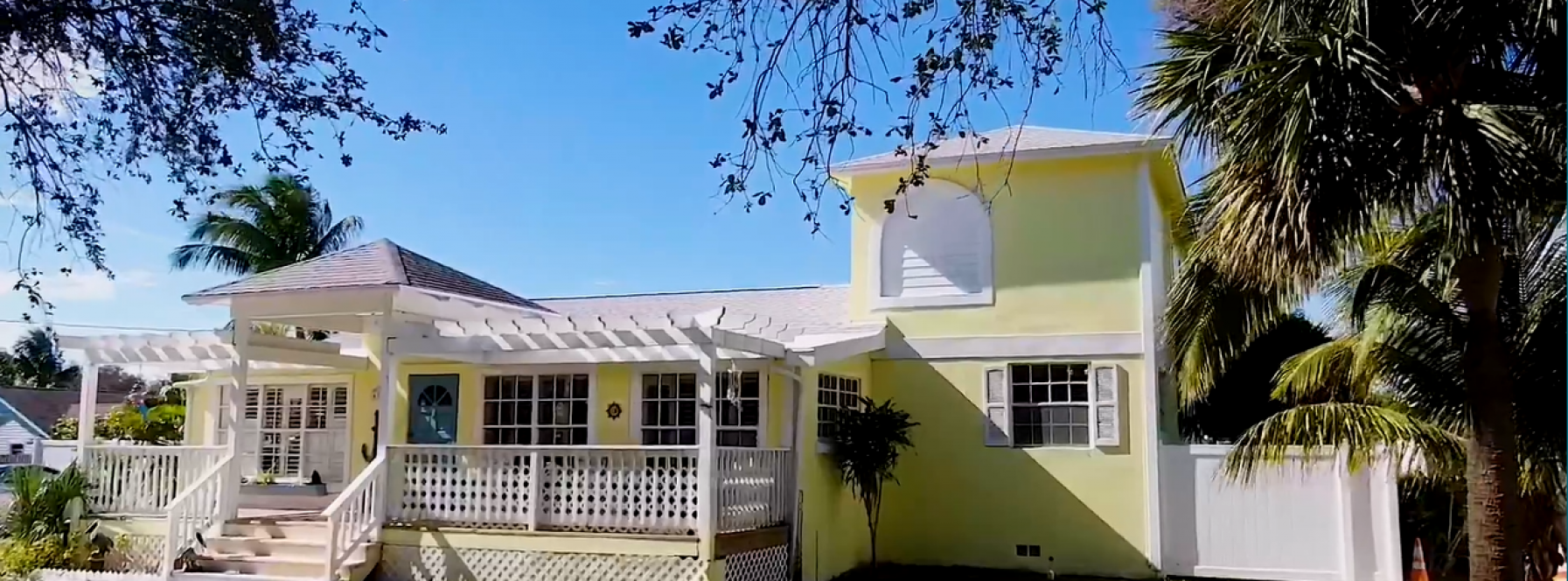 SENSATIONAL ON SEABROOK DRIVE!