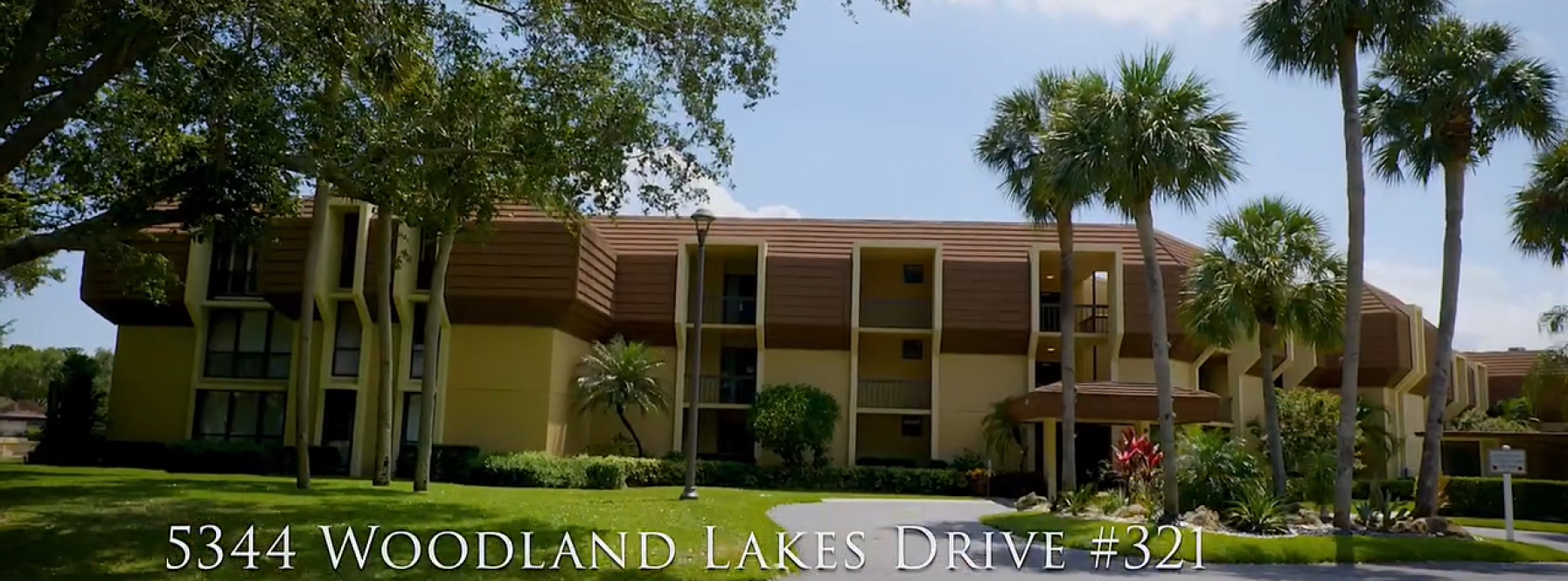 Stunning & Recently Remodeled Condo in the Prestigious 55+ Community of Woodland Lakes in Palm Beach Gardens!