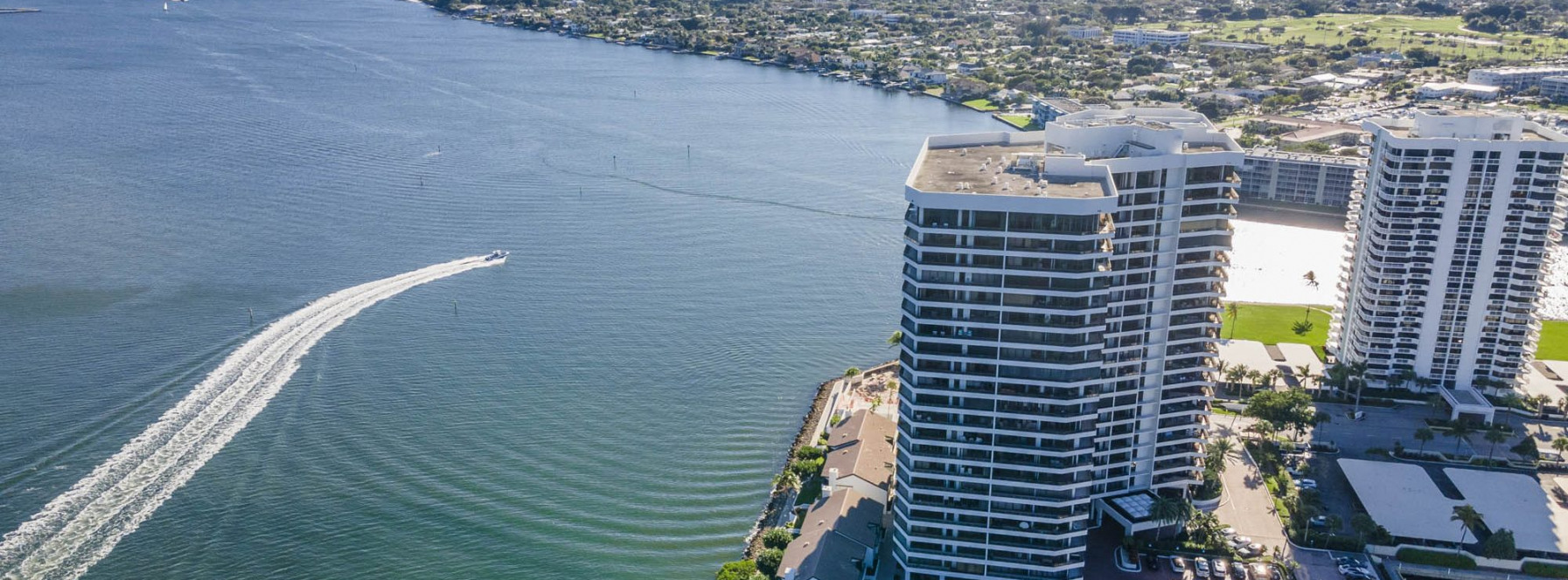 Just Listed | 100 Lakeshore Drive #T53