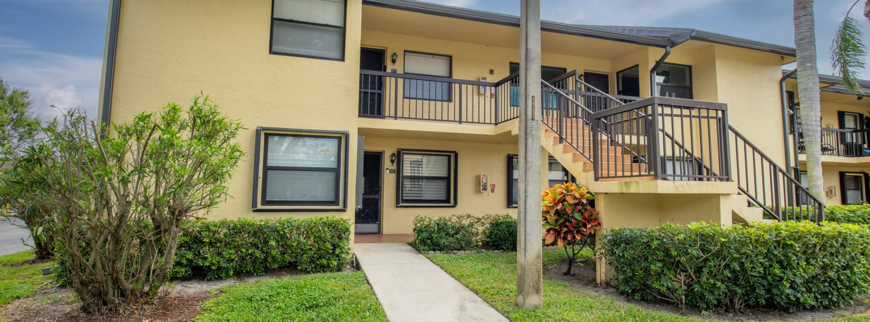 Just Listed | 4711 Lucerne Lakes Boulevard E #201