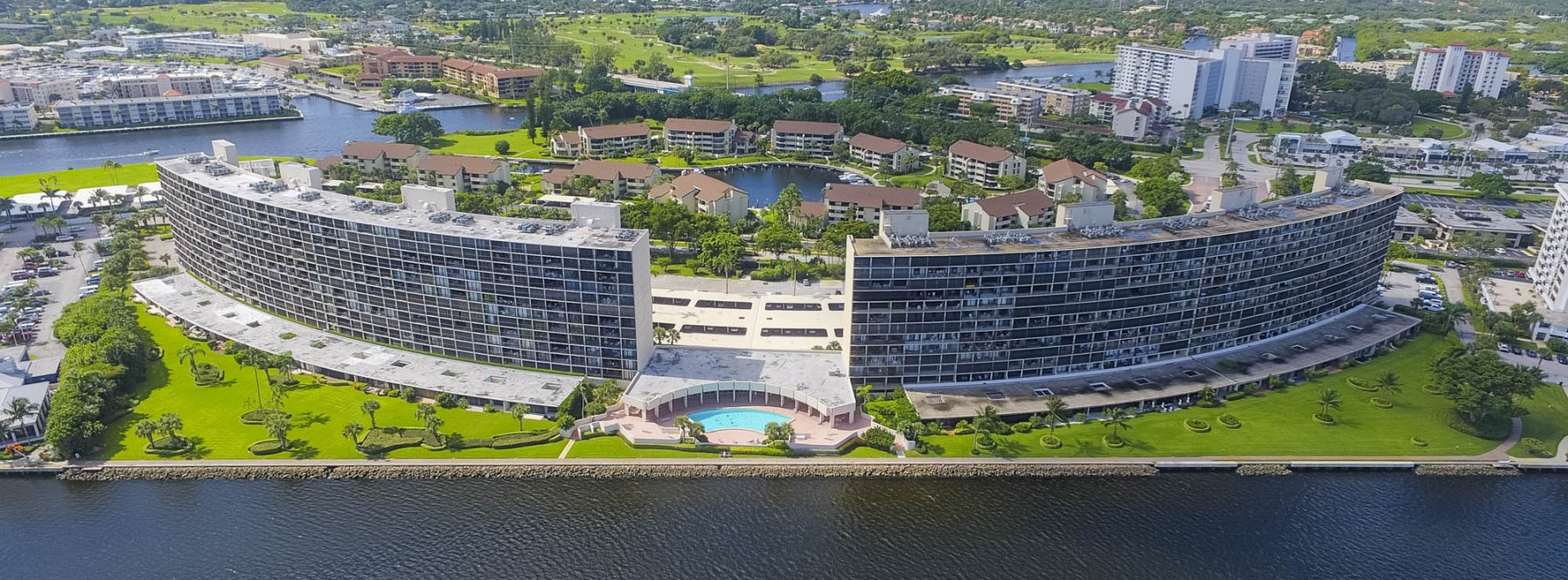Just Listed | 130 Lakeshore Drive #621