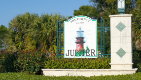 Transport links and Healthcare in Jupiter