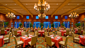 Shopping, dining, and things to do near Mirasol