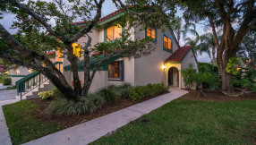 New Listing | 4 E Lexington Lane h | Lovely in Lexington Green