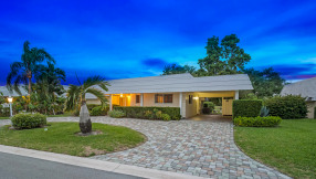 Just Listed | 383 Villa Drive S | Absolute Beauty in Atlantis