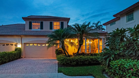 Just Listed in Palm Beach Gardens!