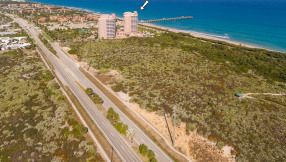 AN ABSOLUTE OCEANFRONT JEWEL IN JUNO BEACH!