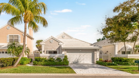 Just Listed | Beautiful in Barclay Club | 10 Windsor Lane