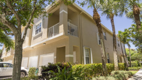 Just Listed | A Treat in Tequesta Trace | 116 Lighthouse Circle #J