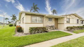 Just Listed | Cute in Cresthaven | 2847 Ashley Drive W A
