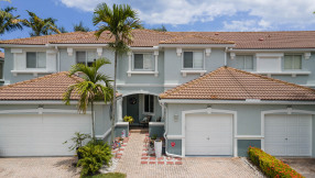 Just Listed | 2045 Oakhurst Way