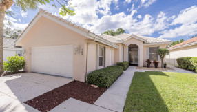 Just Listed | 169 E Hampton Way