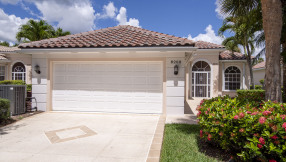 Just Listed | 8208 SE Palm Hammock Lane