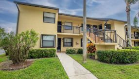 Just Listed | 4711 Lucerne Lakes Boulevard E #201