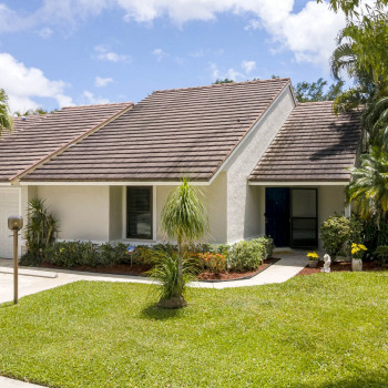 Just Listed | Gorgeous in Glengary | 800 Saint Giles Terrace