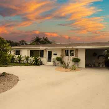 Just Listed | Beautiful in Bacon Park Estates | 1048 Park Circle S