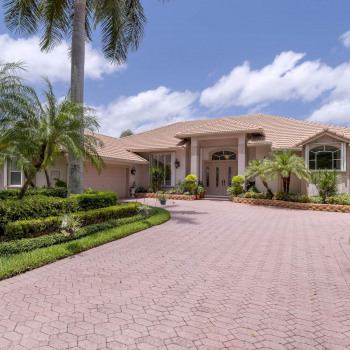 Just Listed | 137 Brookhaven Court
