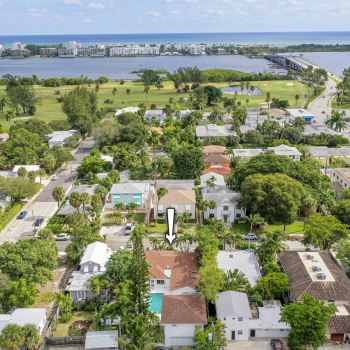 Just Listed | 123 N Palmway