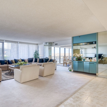Just Listed | 100 Lakeshore Drive #252
