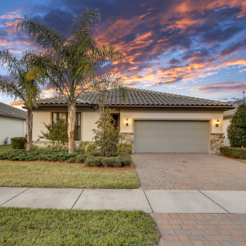 Just Listed | 655 SE Villandry Way