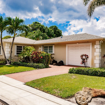 Just Listed | 211 4th Avenue N