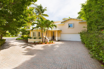 Home for Sale at 10 Coconut Lane, Key Biscayne FL 33149