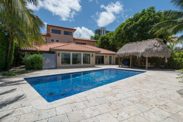 Home for Sale at 1101 N Venetian Dr, Miami Beach FL 33139