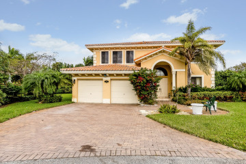 Home for Sale at 7438 SW 189 Ter, Cutler Bay FL 33157