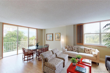 Home for Sale at 11111 Biscayne Blvd #5B (528), Miami FL 33181